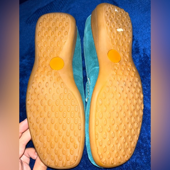 NWOT Teal suede and leather mocassins | size 6 - Picture 6 of 8